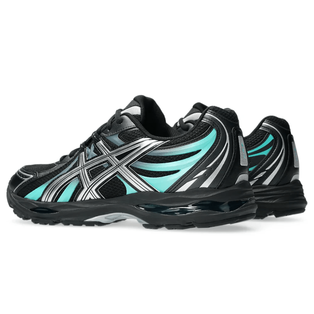 ASICS Gel-Sekiran Black Waterfall sneakers on feet Dubai