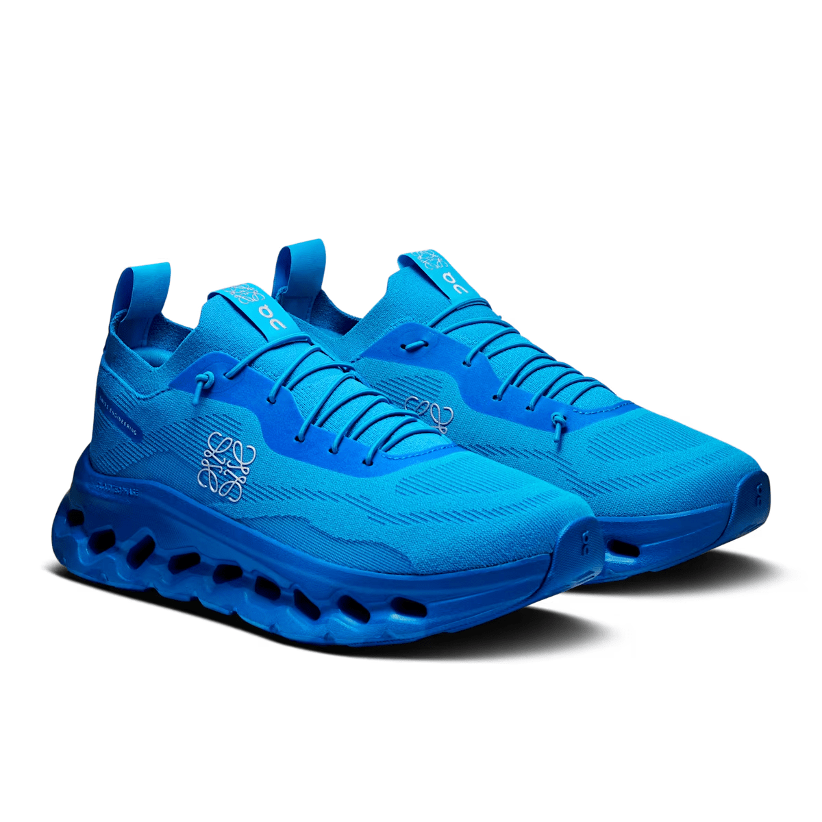 On Running Cloudtilt LOEWE Electric Blue upper detail