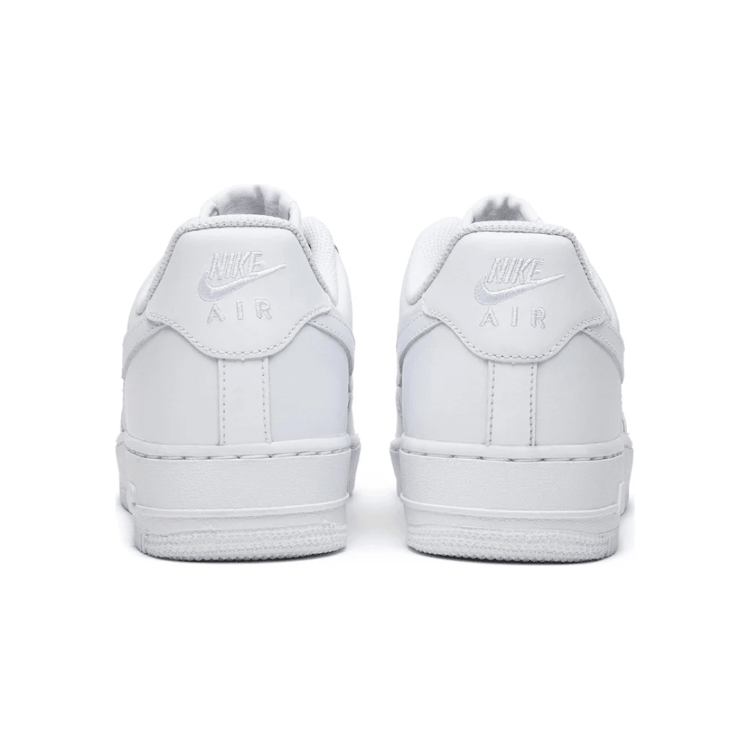 Nike Air Force 1 ’07 White sneakers toe box