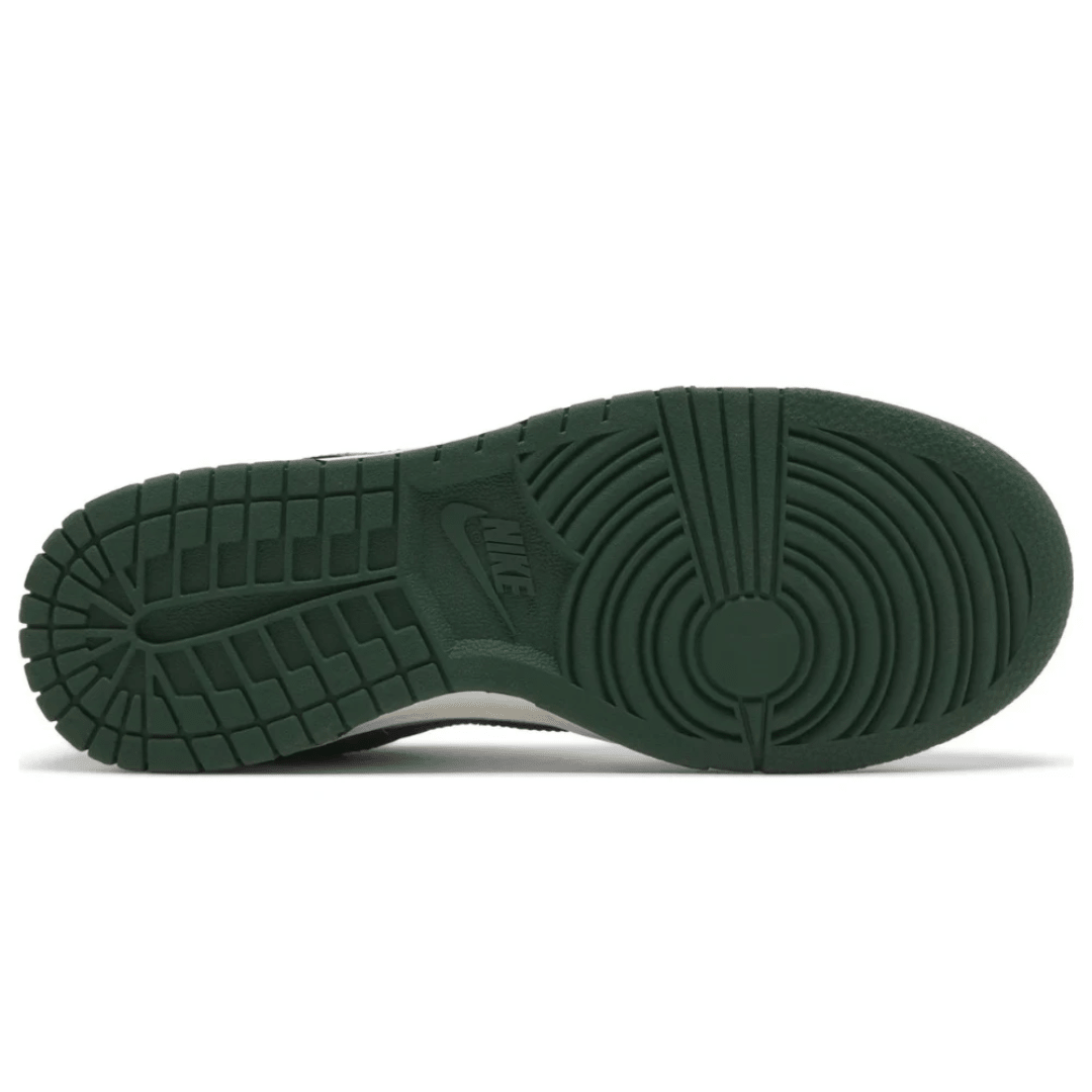 Nike Dunk Low Gorge Green sneakers tongue label
