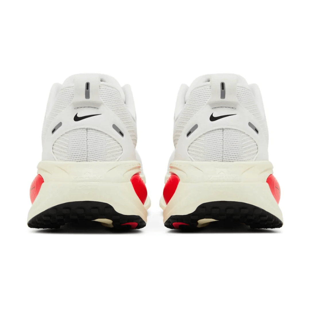 Nike Vomero 18 Platinum Tint Siren Red sneakers mesh detail
