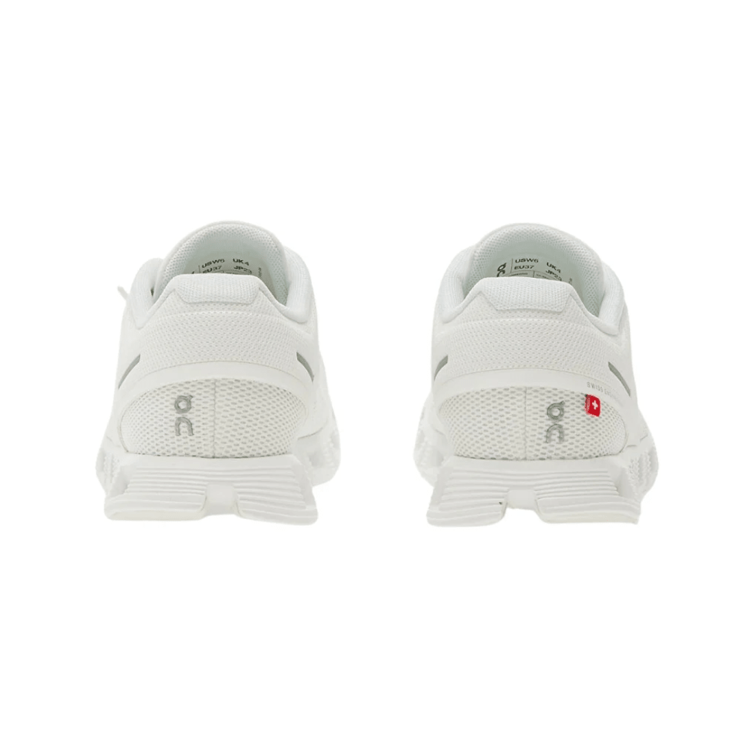 On Cloud 5 Undyed–White White close-up detail