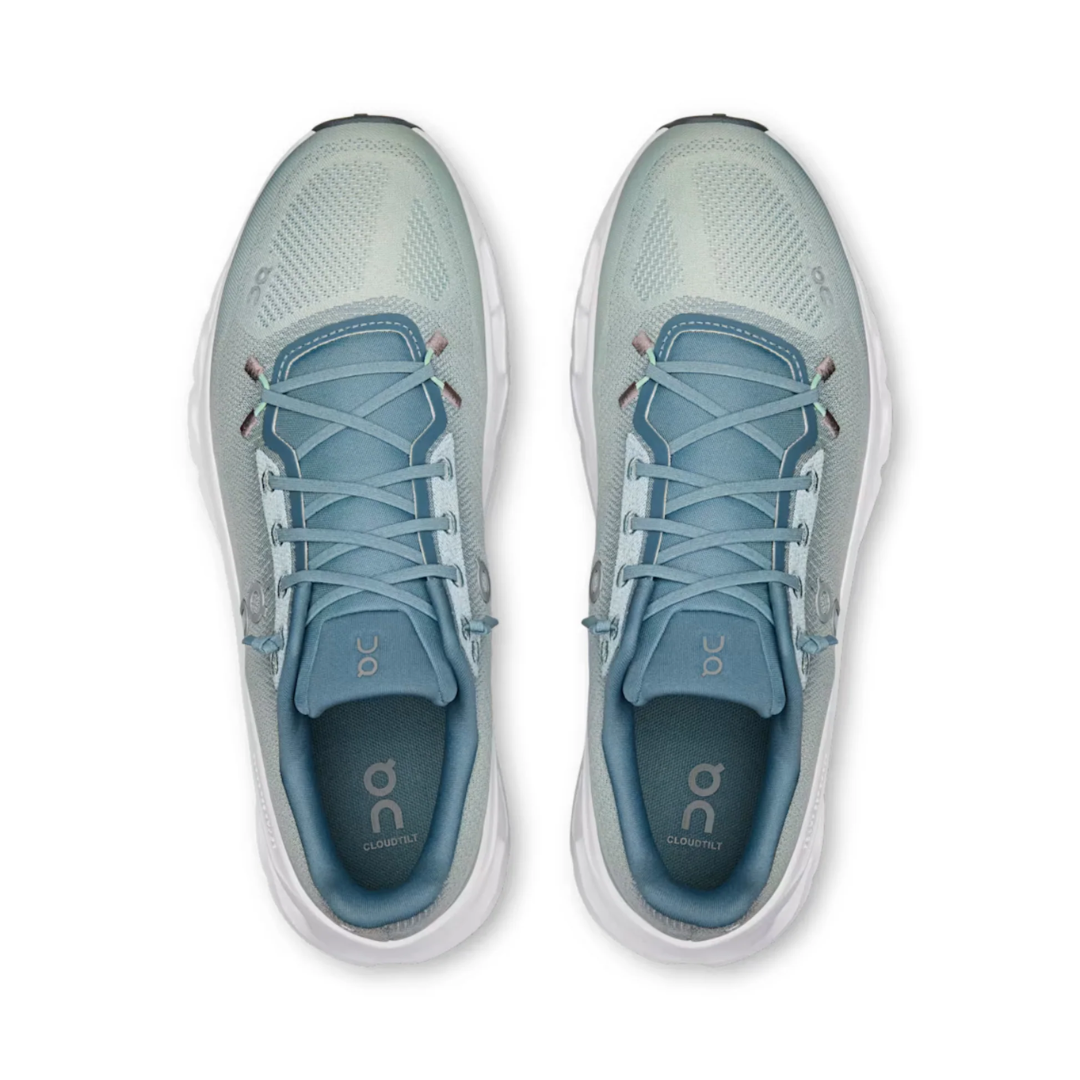 Engineered mesh upper and speed laces on On Cloudtilt