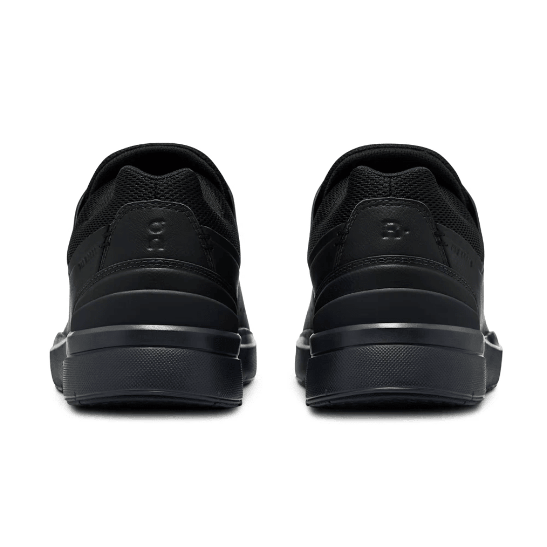 On Running The Roger Advantage All Black macro texture