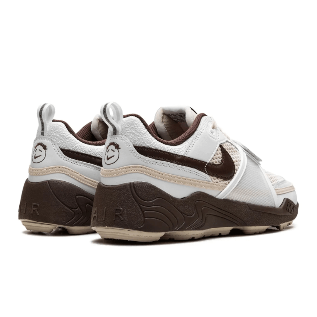 Travis Scott x Zoom Field Jaxx Light Chocolate sneakers upper detail