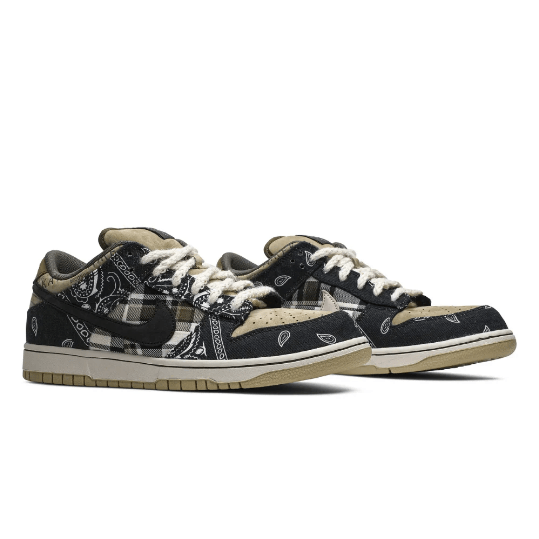 Travis Scott x SB Dunk Low PRM QS Cactus Jack Special Box close-up detail