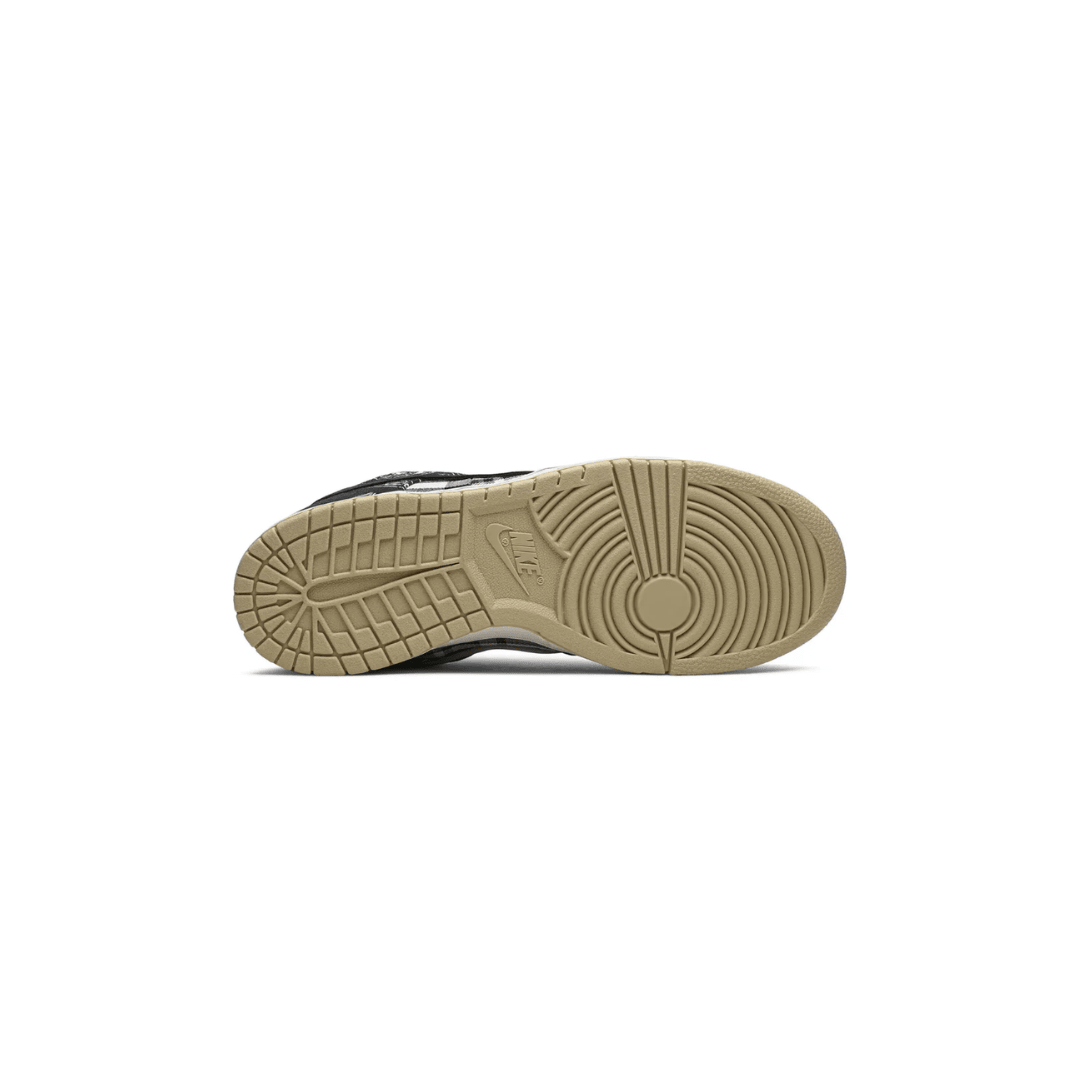 Travis Scott x SB Dunk Low PRM QS Cactus Jack Special Box macro texture