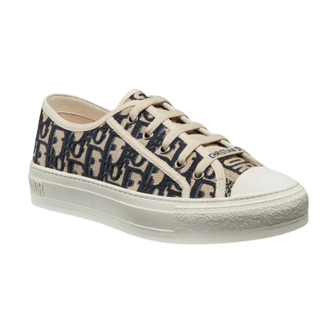 WALK’N’DIOR Sneaker Blue Dior Oblique Embroidered Canvas on feet Dubai
